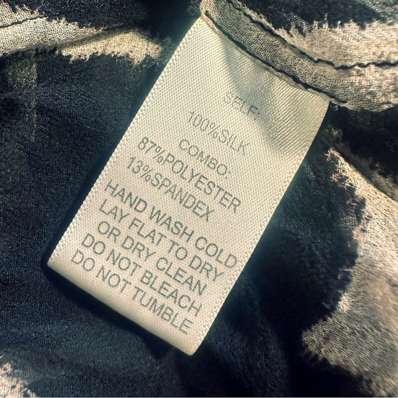 Alberto Makali 100% Silk Zebra & Blue Paisley Print Lace-Up Top Size Medium - Picture 15 of 15